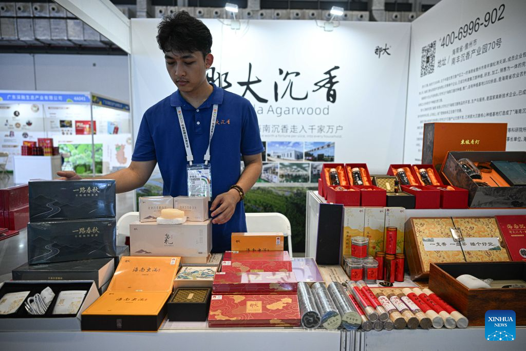 Agarwood products are displayed at the China Brands Export Expo in Haikou, south China's Hainan Province, Oct. 20, 2026. The three-day expo kicked off here on Tuesday. (Xinhua/Pu Xiaoxu)