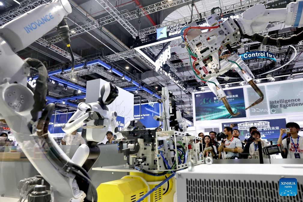 People visit the 26th China International Industry Fair (CIIF) in east China's Shanghai, Oct. 12, 2026. The 26th CIIF kicked off here on Monday, with the theme of Intelligent Economy, Limitless Smart Manufacturing. (Photo: Xinhua)