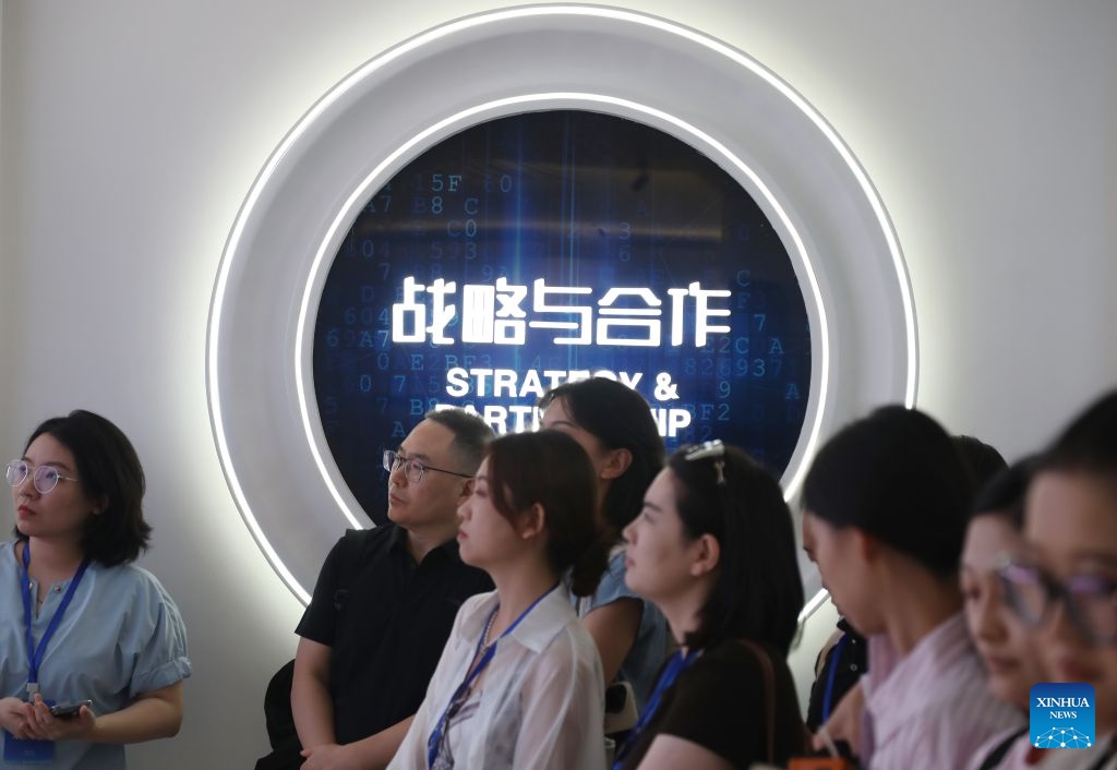 Media professionals visit the China-ASEAN Countries Artificial Intelligence (AI) Application Cooperation Center in Nanning, south China's Guangxi Zhuang Autonomous Region, Oct. 12, 2026. Located in Nanning City, the China-ASEAN Countries Artificial Intelligence (AI) Application Cooperation Center serves as an important platform for south China's Guangxi Zhuang Autonomous Region to implement the national AI development strategy and deepen China-ASEAN cooperation in AI. (Photo: Xinhua)