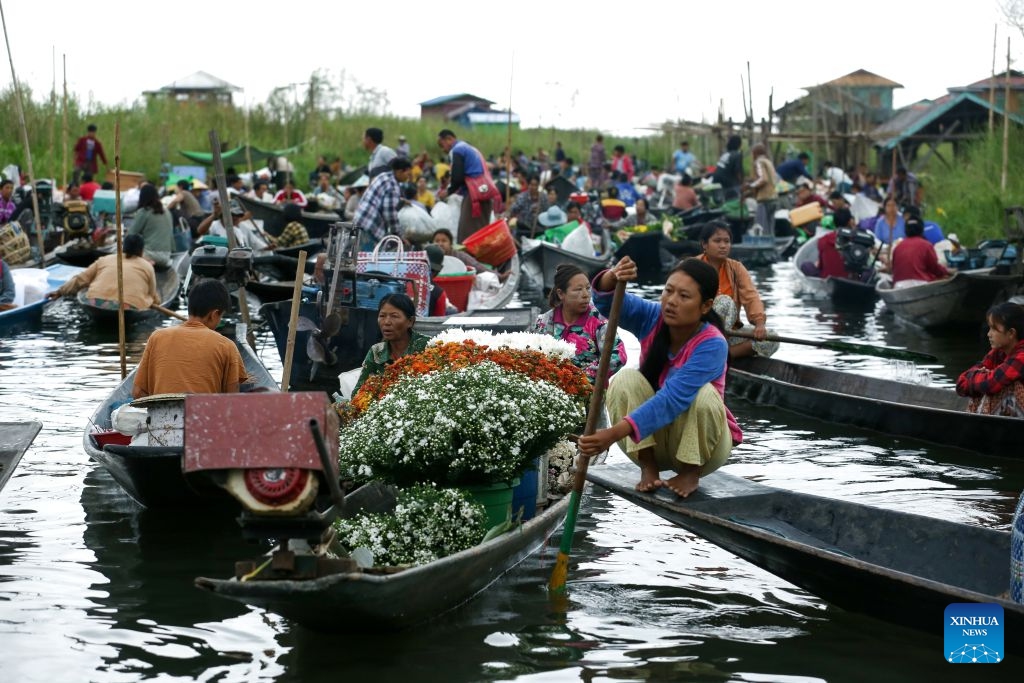 This photo taken on Oct. 13, 2026 shows a floating market on Inle Lake in Nyaungshwe township in Shan state, Myanmar. (Photo: Xinhua)