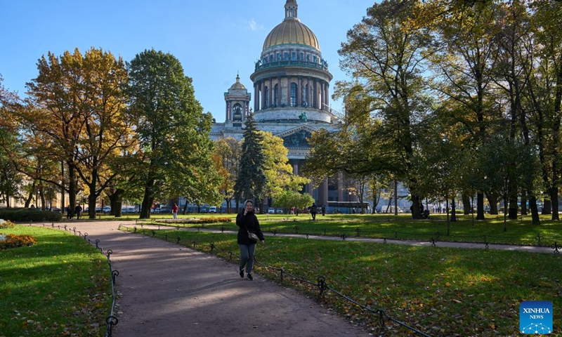 Photo taken on Oct. 14, 2026 shows autumn scenery in St. Petersburg, Russia. (Photo: Xinhua)