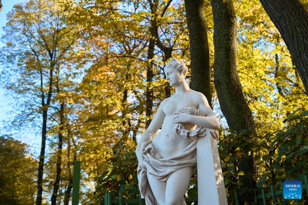 Photo taken on Oct. 14, 2026 shows autumn scenery in the Summer Garden of St. Petersburg, Russia. (Photo: Xinhua)