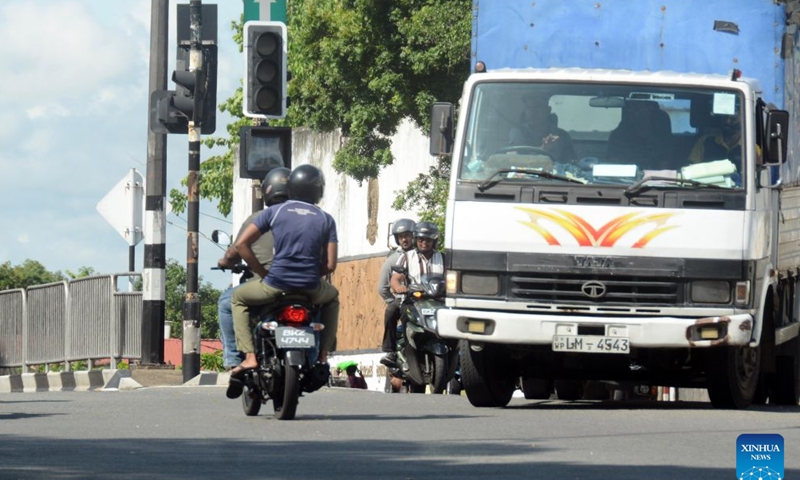 An inoperative traffic light is seen during a nationwide outage, in Colombo, Sri Lanka, Oct. 17, 2026. Sri Lanka's power transmission system has been fully restored following a nationwide outage earlier on Saturday, the National System Operator (NSO) said. (Photo by Gayan Sameera/Xinhua)