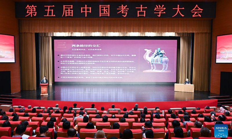 A delegate delivers a speech during the fifth Congress of Chinese Archaeology in Yuncheng City, north China's Shanxi Province, Oct. 15, 2026. The congress under the theme of Archaeology: The Past and the Future concluded here on Saturday.The three-day congress drew hundreds of archaeologists from home and abroad, featuring keynote speeches and 28 parallel sessions, with more than 570 academic presentations and 22 public lectures. (Xinhua/Li He)

