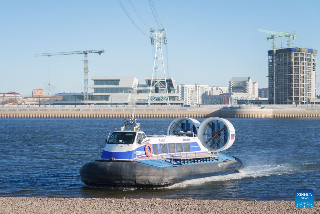 A Russian hovercraft enters the hovercraft wharf of Heihe Port in northeast China's Heilongjiang Province, Oct. 27, 2026. Heihe Port launched a seasonal hovercraft service to transport passengers between China and Russia on Tuesday. A one-way trip takes around two minutes. (Photo by Zhao Donglai/Xinhua)