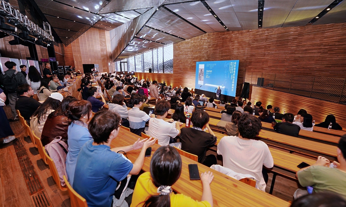 Students attend events in Hangzhou on October 17, marking the centennial of James Cahill's birth. Photo: Courtesy of China Academy of Art