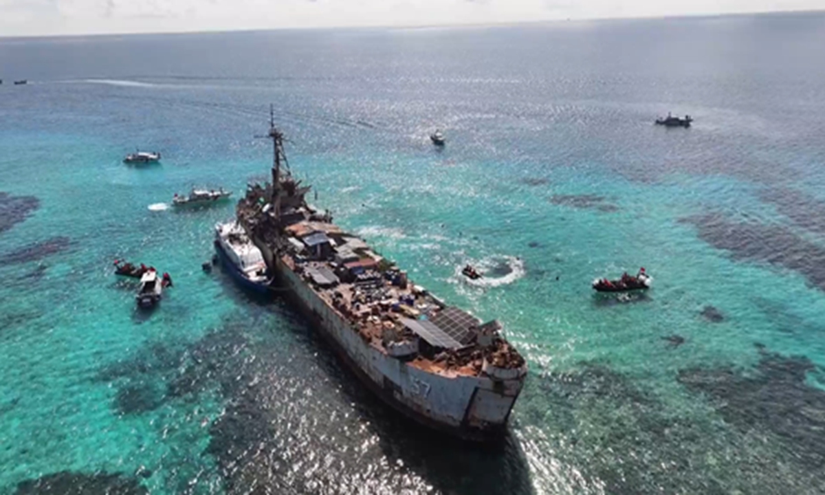 With China's permission, the Philippines delivered daily necessities to its illegally 