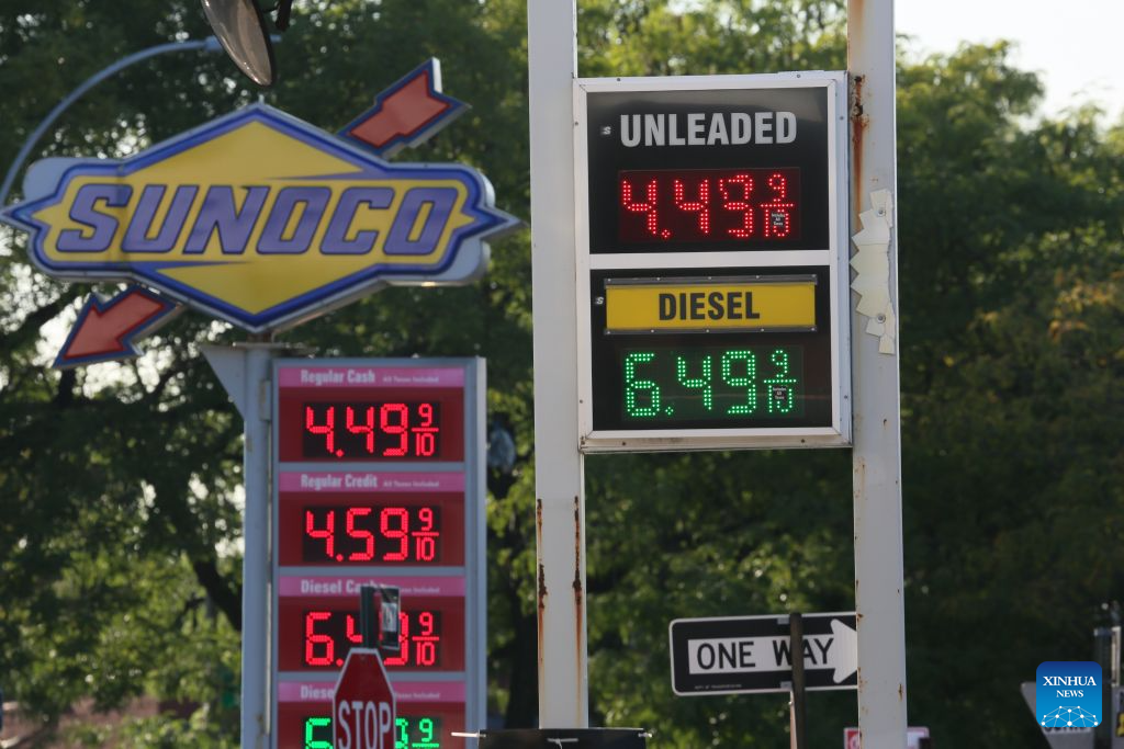 This file photo taken on Sept. 15, 2026 shows the gasoline price at a gas station in New York, the United States. U.S. inflation accelerated in September as consumers paid more for gasoline and other energy goods, according to data released by the U.S. Bureau of Economic Analysis (BEA) on Oct. 29, 2026. (Xinhua/Zhang Fengguo)