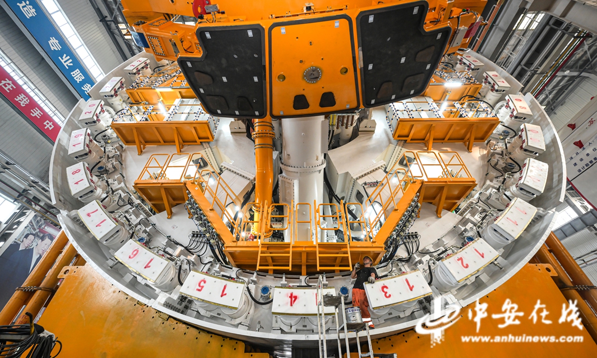 A domestically built super-large-diameter slurry shield machine rolls off the production line in Hangzhou, East China's Zhejiang Province, on October 22, 2026. Photo: anhuinews.com