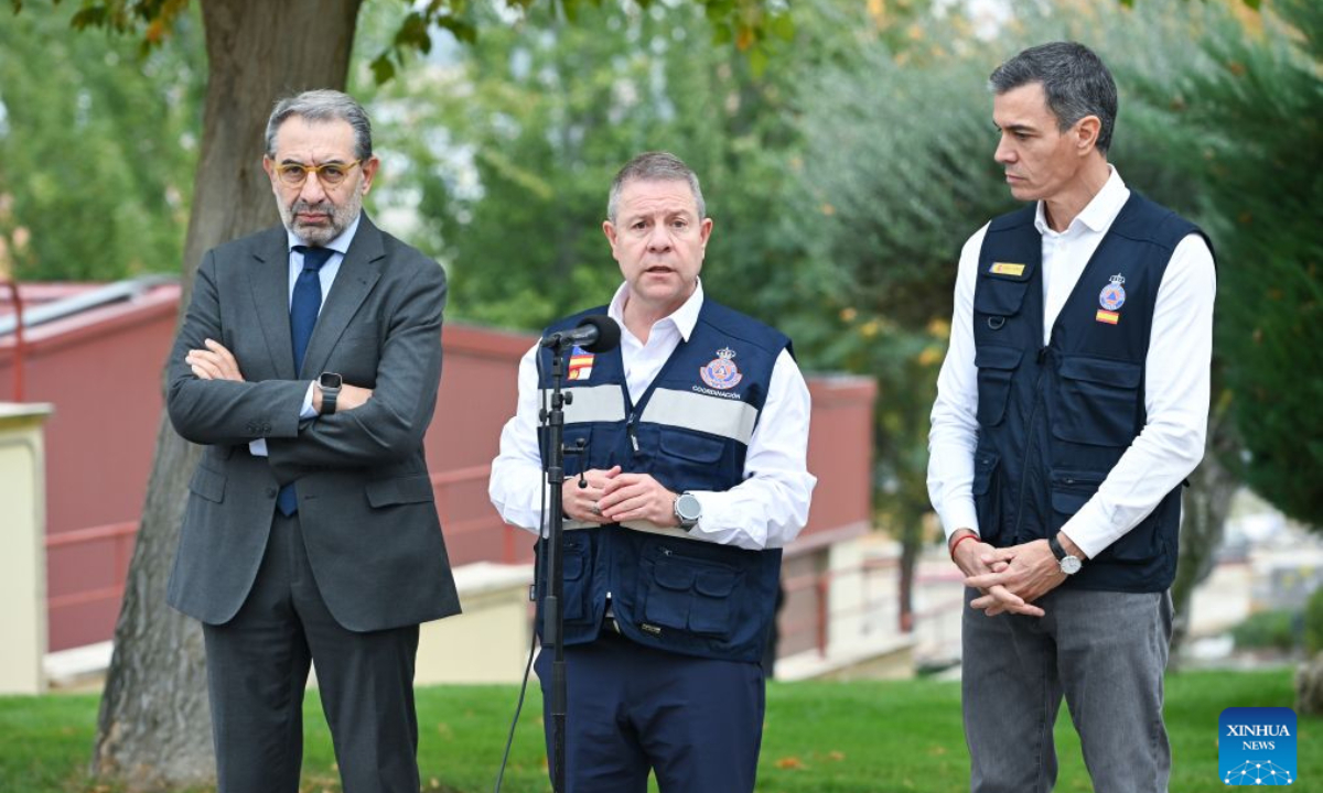 Emiliano Garcia-Page (C), president of Spain's Castilla-La Mancha region, speaks at a press conference after a meeting at the 112 emergency center in Toledo province, Spain, Oct. 29, 2026. The death toll from Wednesday's train collision in Spain's Toledo province, south of Madrid, has risen to 69, while more than a dozen people remain hospitalized in critical condition, Emiliano Garcia-Page, president of Spain's Castilla-La Mancha region, said Thursday. (Photo by Gustavo Valiente/Xinhua)