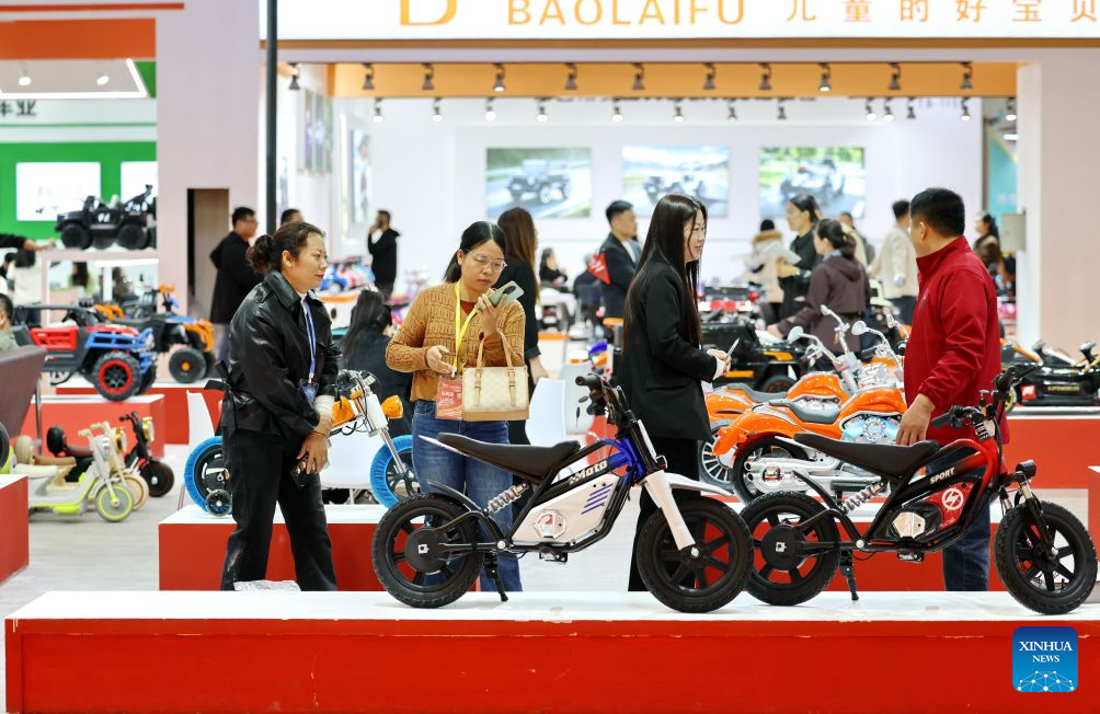 Merchants visit the 22nd International Bicycles, Baby Strollers and Toys Fair in Pingxiang County, north China's Hebei Province, Oct. 27, 2026.
Housing more than 1,700 booths, the fair opened here on Tuesday, attracting merchants from over 50 countries and regions. (Xinhua/Mu Yu)