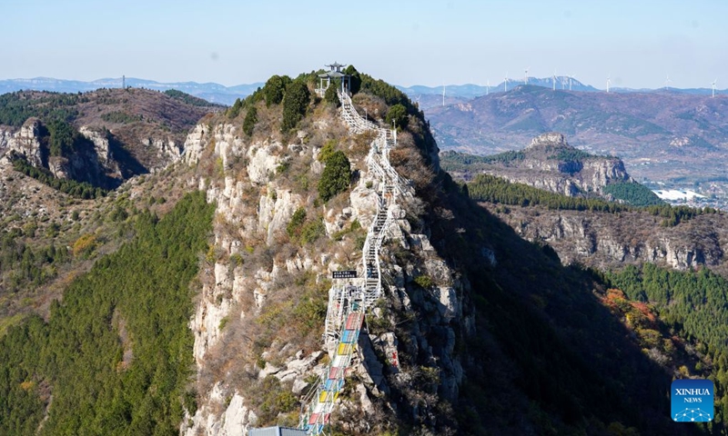 This photo taken on Oct. 21, 2026 shows the autumn scenery of Lingyan Mountain in Jinan, east China's Shandong Province. (Xinhua/Zhu Zheng)