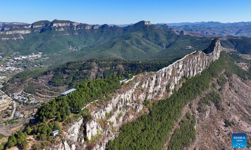 An aerial drone photo taken on Oct. 21, 2026 shows the autumn scenery of Lingyan Mountain in Jinan, east China's Shandong Province. (Xinhua/Zhu Zheng)