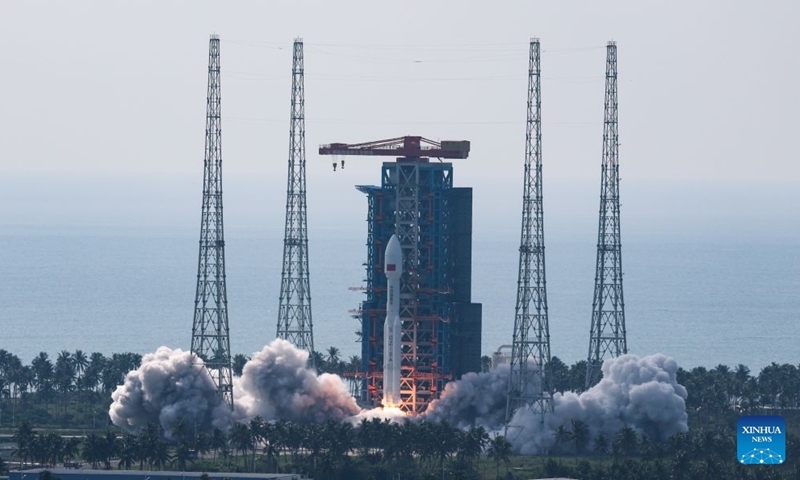 A Long March-8A carrier rocket carrying the 28th group of low-orbit internet satellites blasts off from the Hainan commercial spacecraft launch site in south China's Hainan Province, Oct. 25, 2026. The rocket lifted off at 10:03 a.m. (Beijing Time) on Sunday. The payloads entered the designated orbit. (Xinhua/Yang Guanyu)