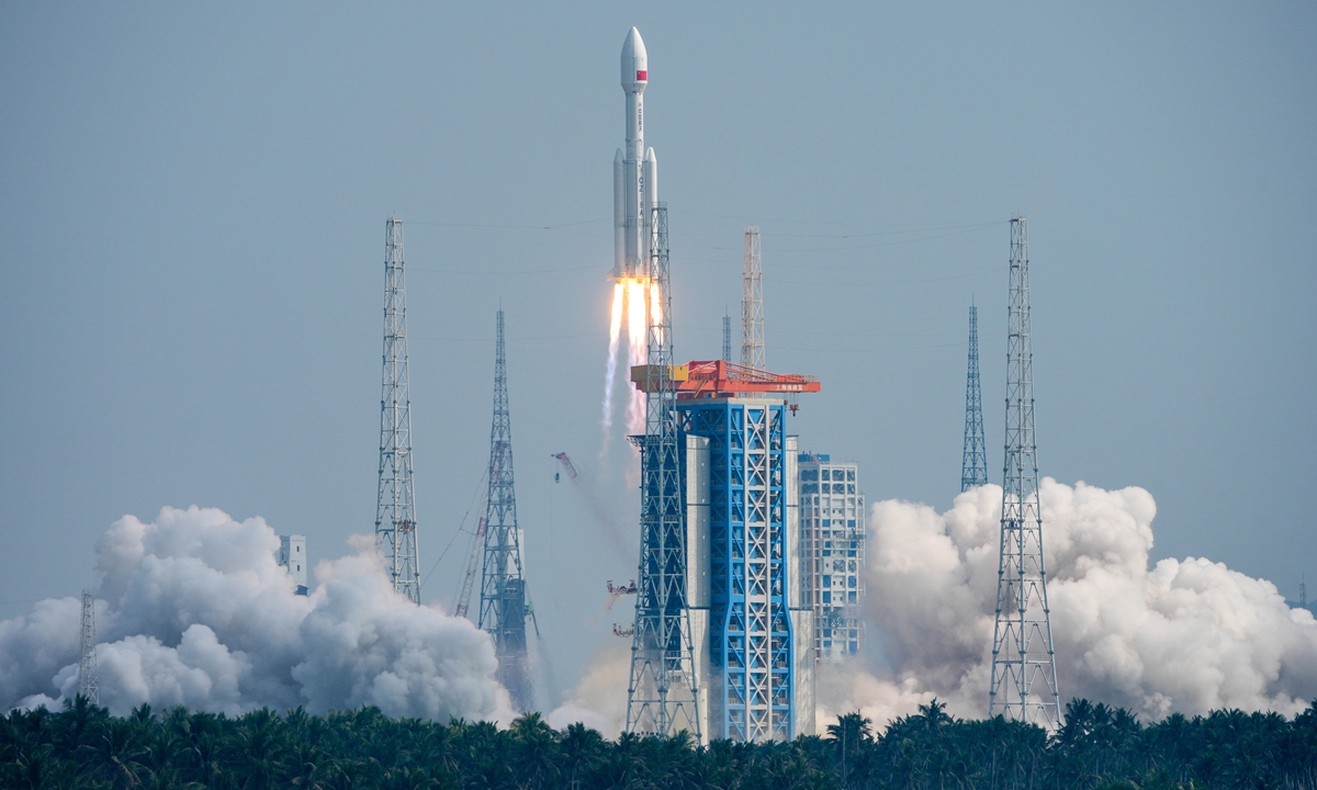 A Long March-8A carrier rocket, carrying the 28th group of low-orbit internet satellites, blasts off from the Hainan commercial spacecraft launch site in Wenchang, South China's Hainan Province, on October 25, 2026. The payloads entered the designated orbit. Photo: VCG