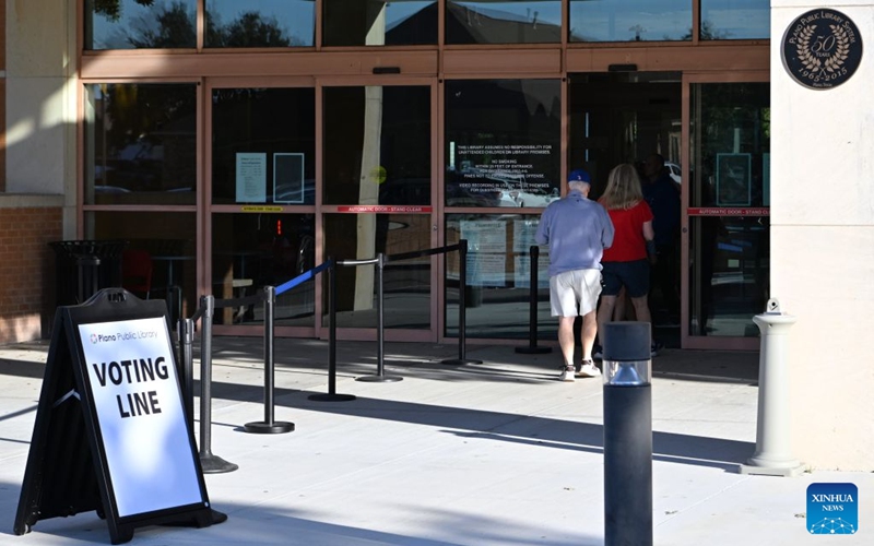 People enter a polling station after early voting for the Nov. 3 U.S. midterm elections started, in Plano, Texas, the United States, on Oct. 24, 2026. (Xinhua/Li Rui)