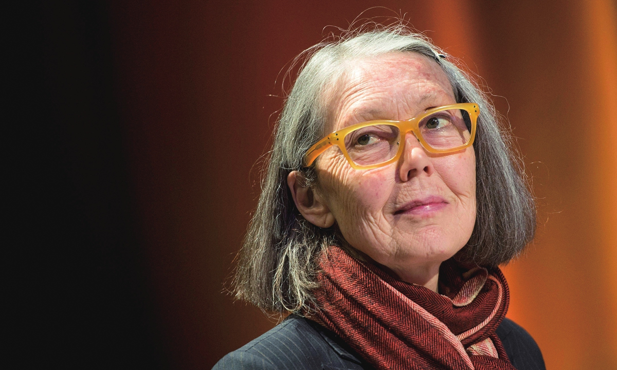 Promotional material of the Chinese edition of Plainwater: Essays and Poetry Photo: Courtesy of Post Wave Publishing Company  Anne Carson Photo: VCG