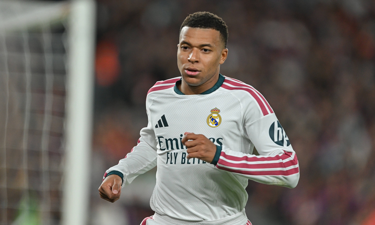 Kylian Mbappé of Real Madrid reacts during the La Liga match between FC Barcelona and Real Madrid at Camp Nou Stadium on October 25, 2026 in Barcelona, Spain. Photo: VCG